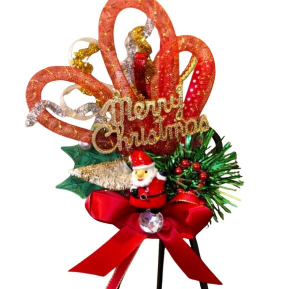 π
πΌ Santa Holiday Corsage - Picture 6 of 11